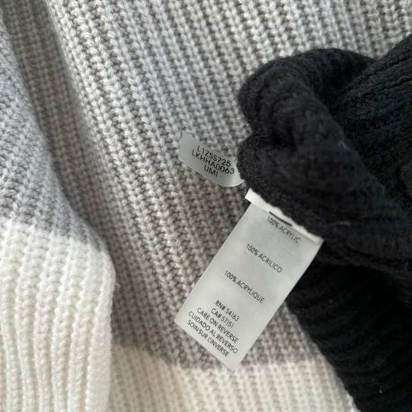 Karl Lagerfield Paris Color Blocked Cowl Neck Sweater Monochrome Size Medium - Picture 4 of 7